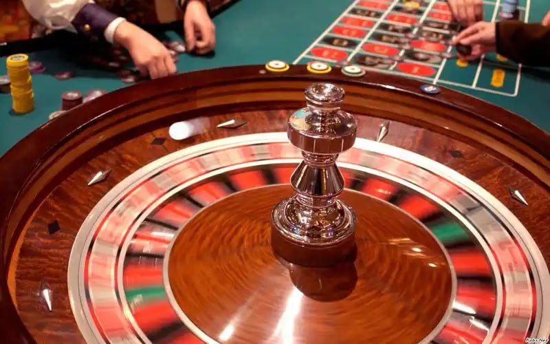 Meja Casino Hold'em live dengan dealer profesional di ys88bet